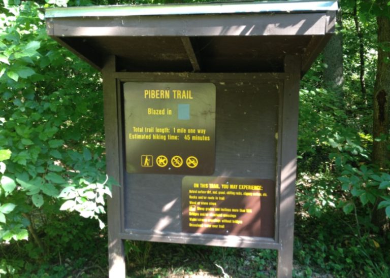 Pibern Trail Hiking Roaring River State Park